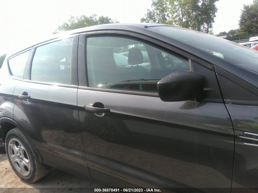 VIN 1FMCU0F75HUE32220 2017 FORD ESCAPE S