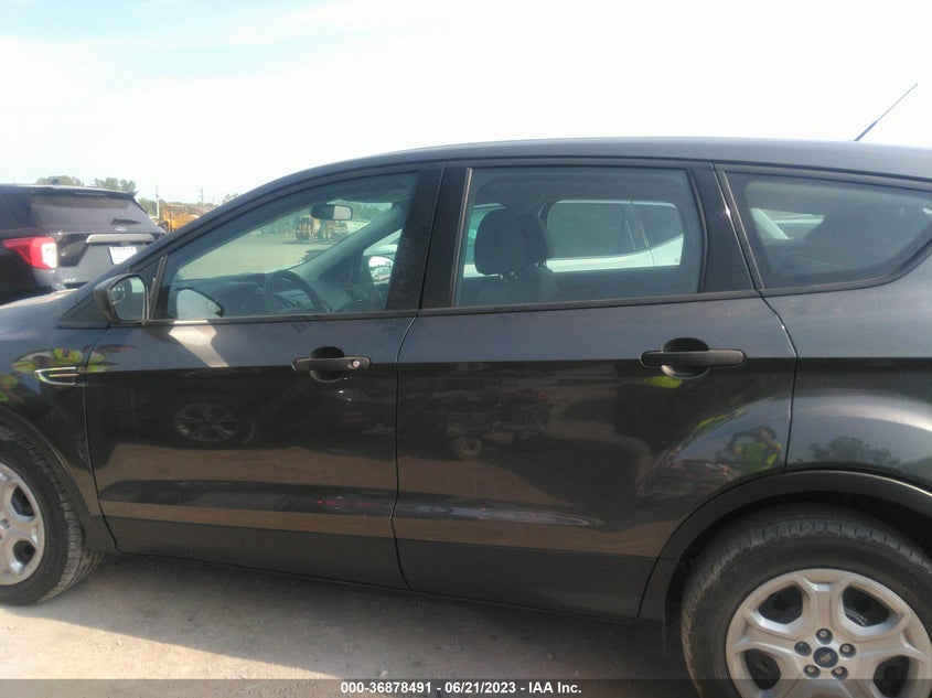 VIN 1FMCU0F75HUE32220 2017 FORD ESCAPE S