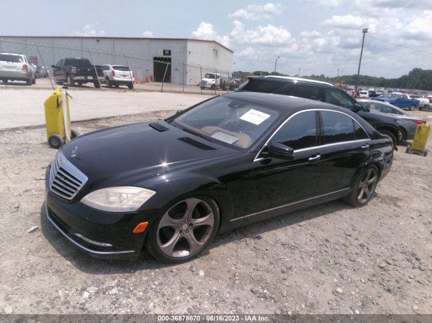 2013 MERCEDES-BENZ S-CLASS S 550 - WDDNG7DB3DA517109