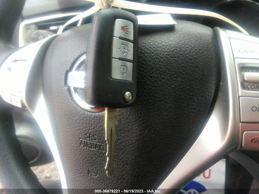 2015 NISSAN ROGUE S - KNMAT2MTXFP533694