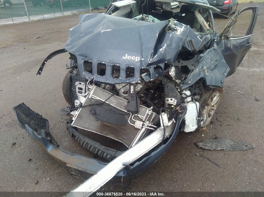 VIN 1C4PJMLB4MD167749 2021 JEEP CHEROKEE LATITUDE PLUS