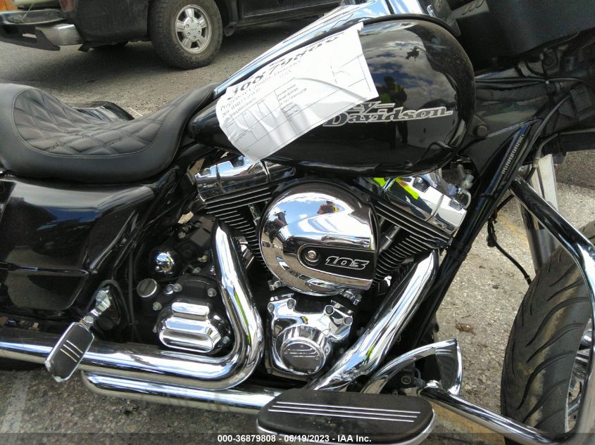 2014 HARLEY-DAVIDSON FLHX STREET GLIDE - 1HD1KBM31EB606934