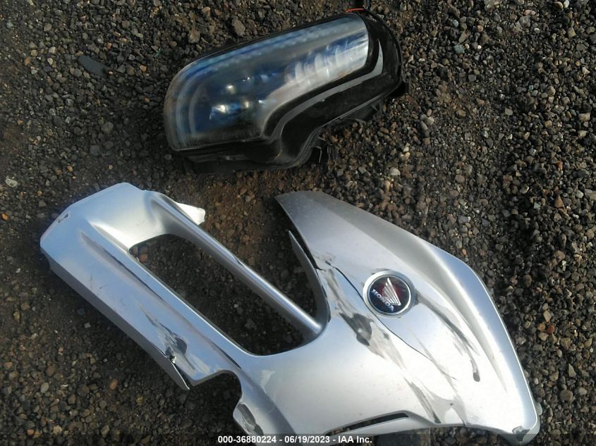 2012 HONDA GL1800 JH2SC68L6CK000117