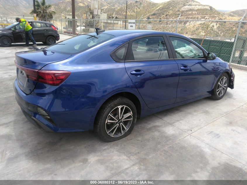 VIN 3KPF24AD4PE528512 2023 KIA FORTE LXS