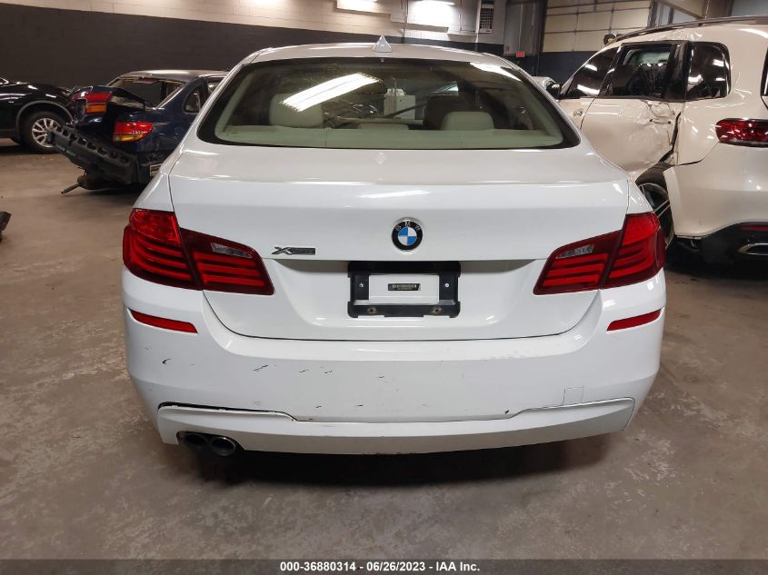 2013 BMW 5 SERIES 528I XDRIVE - WBAXH5C50DDW12304