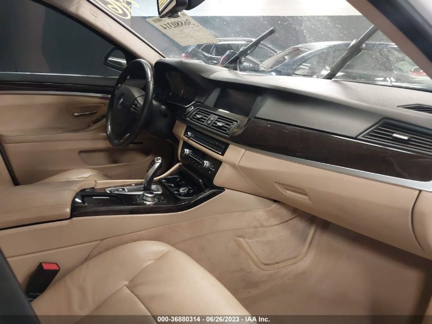 2013 BMW 5 SERIES 528I XDRIVE - WBAXH5C50DDW12304
