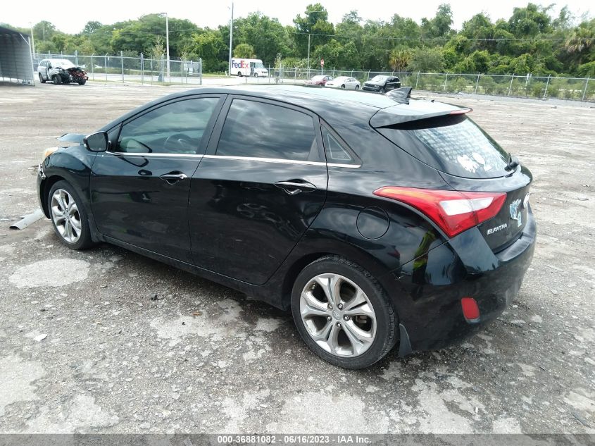 2013 HYUNDAI ELANTRA GT W/BLUE INT - KMHD35LE9DU125599