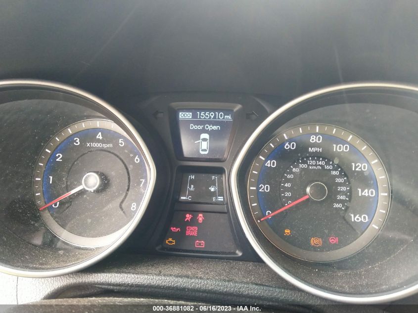 2013 HYUNDAI ELANTRA GT W/BLUE INT - KMHD35LE9DU125599