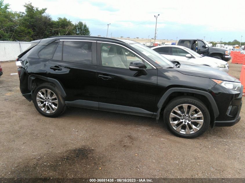 2019 TOYOTA RAV4 XLE PREMIUM - JTMC1RFV1KD017032
