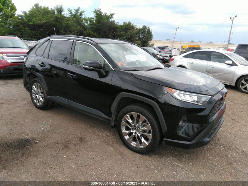 2019 TOYOTA RAV4 XLE PREMIUM - JTMC1RFV1KD017032