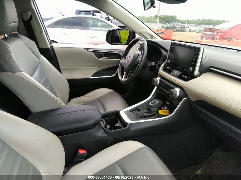 2019 TOYOTA RAV4 XLE PREMIUM - JTMC1RFV1KD017032