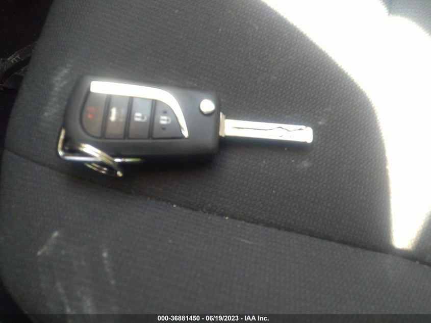 VIN 5YFEPRAE1LP094013 2020 TOYOTA COROLLA LE