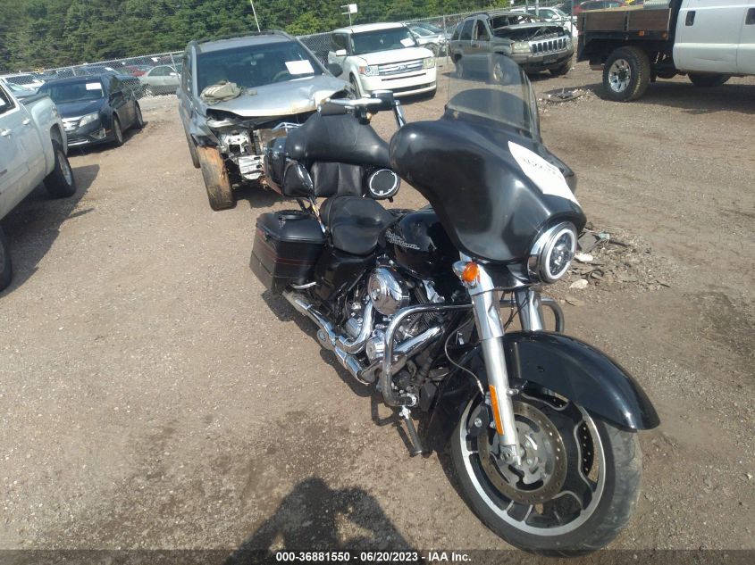 2011 HARLEY-DAVIDSON FLHX - 1HD1KBM17BB650298