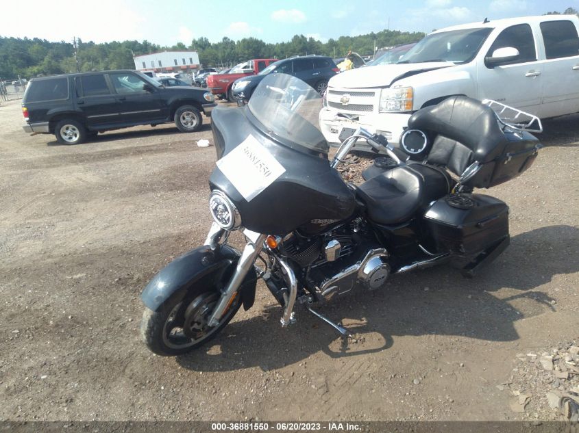 2011 HARLEY-DAVIDSON FLHX - 1HD1KBM17BB650298
