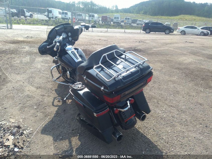 2011 HARLEY-DAVIDSON FLHX - 1HD1KBM17BB650298