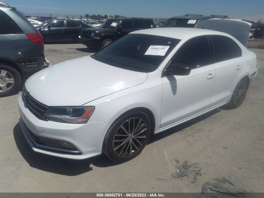 2016 VOLKSWAGEN JETTA SEDAN 1.8T SPORT - 3VWD17AJ1GM399780