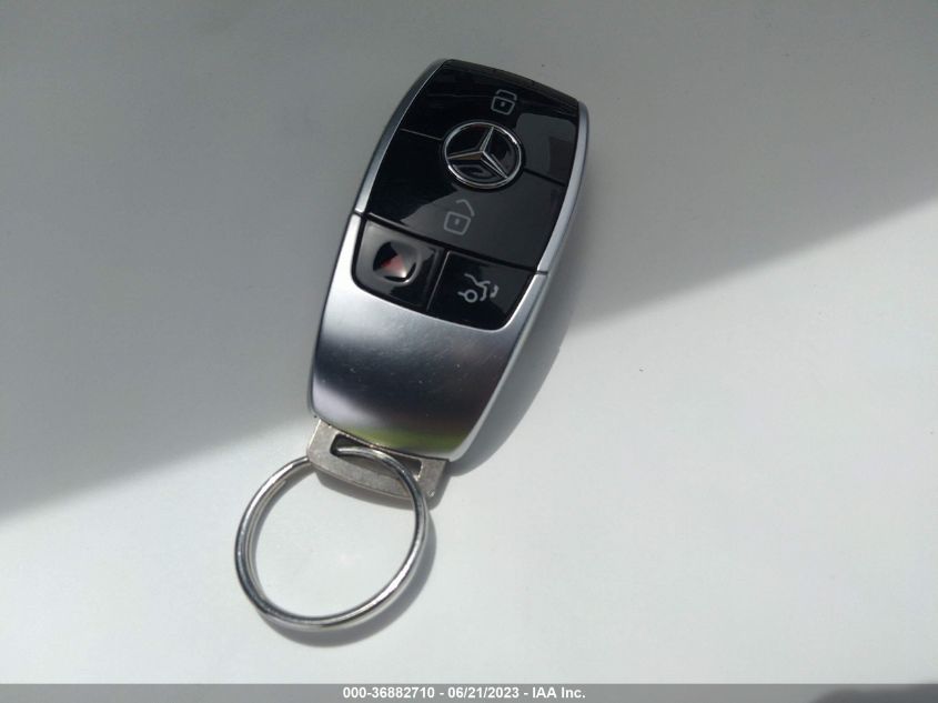2019 MERCEDES-BENZ E-CLASS E 300 - WDDZF4KB0KA570630