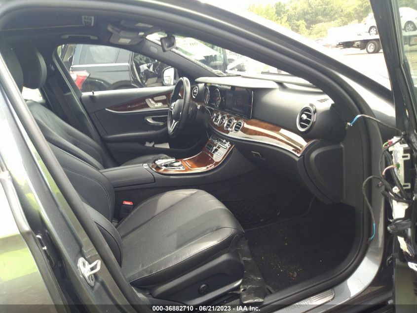 2019 MERCEDES-BENZ E-CLASS E 300 - WDDZF4KB0KA570630