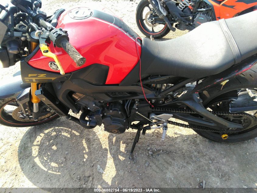 2014 YAMAHA FZ09 JYARN33E4EA002087
