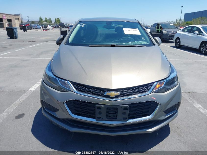 2018 CHEVROLET CRUZE LT - 1G1BE5SM4J7248101