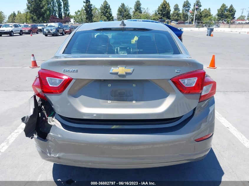 2018 CHEVROLET CRUZE LT - 1G1BE5SM4J7248101