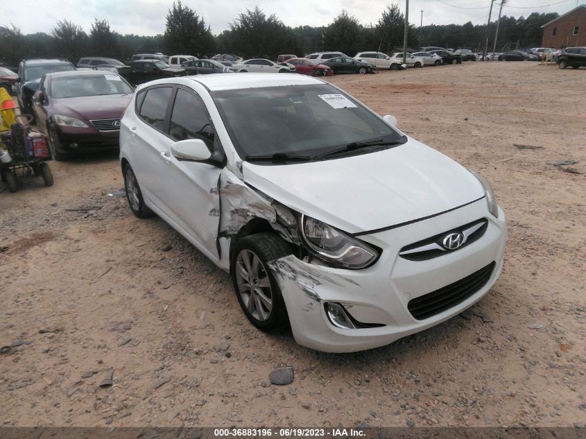 2013 HYUNDAI ACCENT SE - KMHCU5AE2DU107313