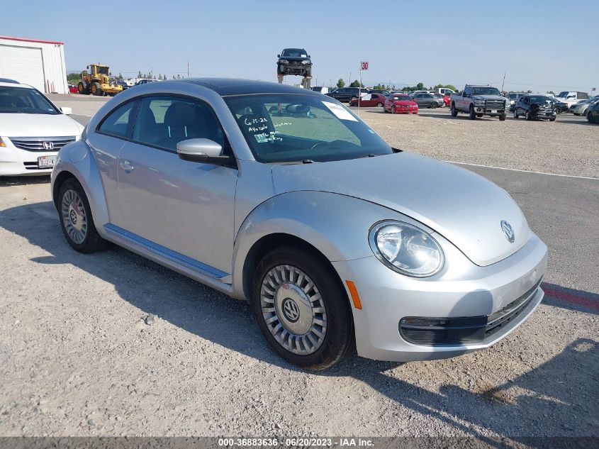 2013 VOLKSWAGEN BEETLE COUPE 2.5L W/SUN - 3VWJP7AT7DM676673