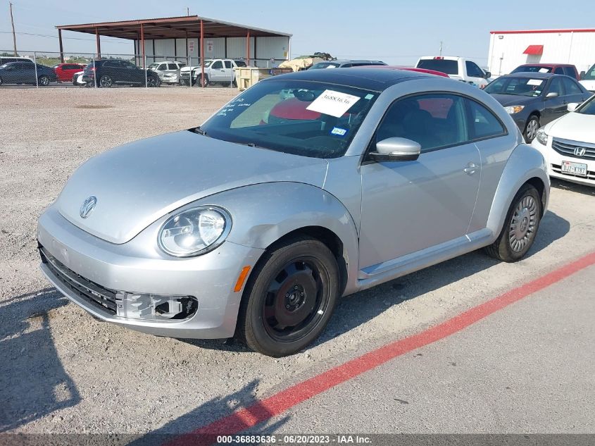 2013 VOLKSWAGEN BEETLE COUPE 2.5L W/SUN - 3VWJP7AT7DM676673