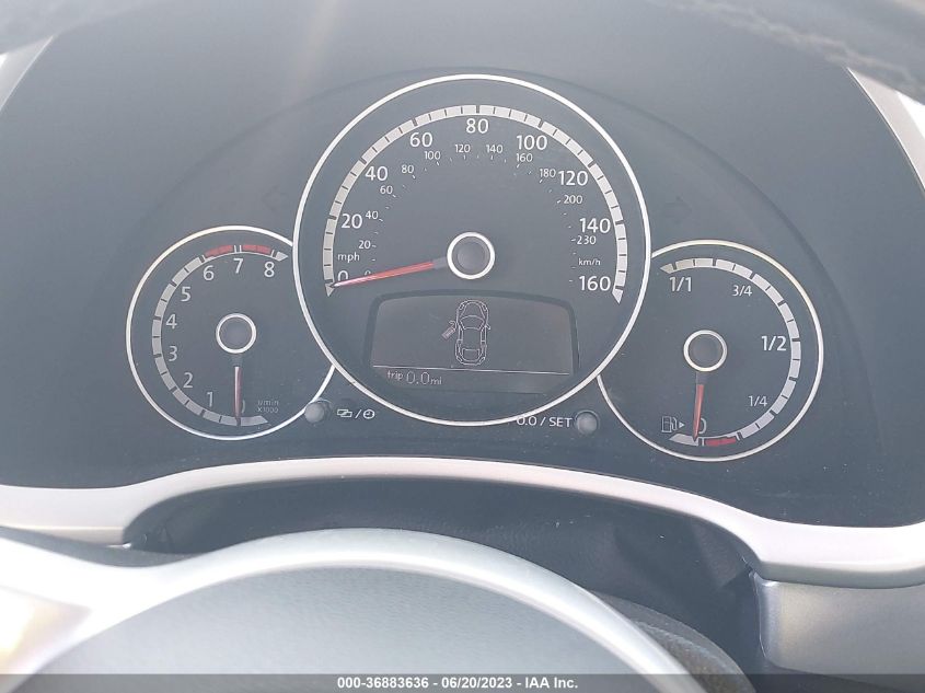 2013 VOLKSWAGEN BEETLE COUPE 2.5L W/SUN - 3VWJP7AT7DM676673