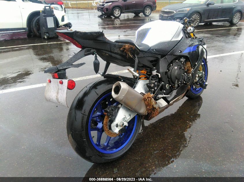 2022 YAMAHA YZFR1M JYARN67E9NA000556