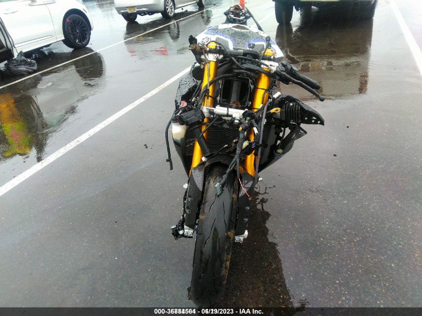 2022 YAMAHA YZFR1M JYARN67E9NA000556