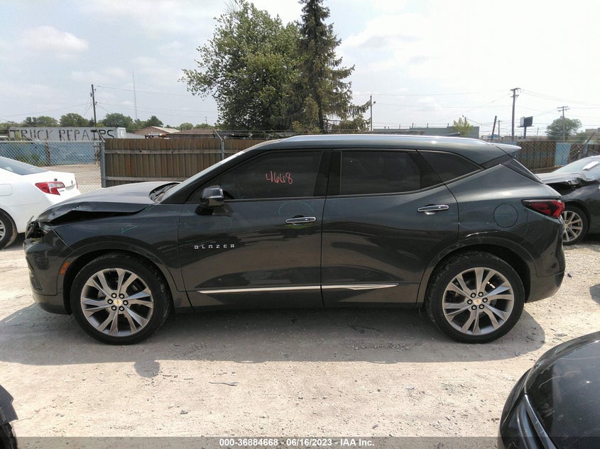 VIN 3GNKBFRS0KS570688 2019 CHEVROLET BLAZER PREMIER