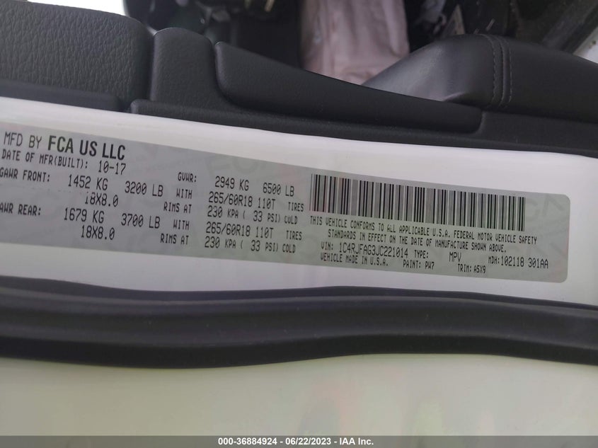 VIN 1C4RJFAG3JC221014 2018 JEEP GRAND CHEROKEE LAREDO E