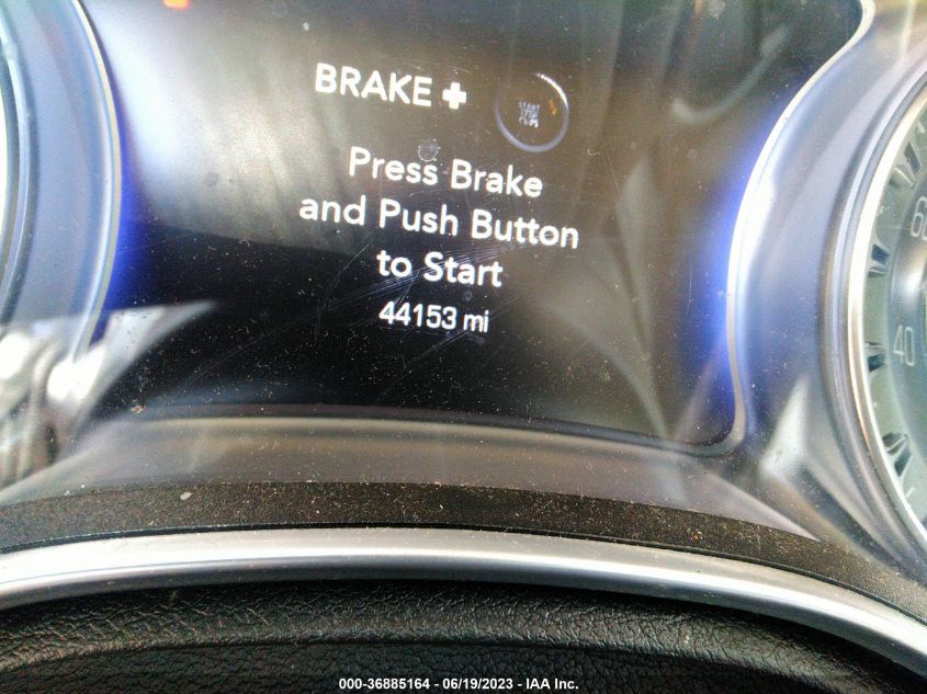 2019 CHRYSLER 300 LIMITED - 2C3CCAKG1KH569141