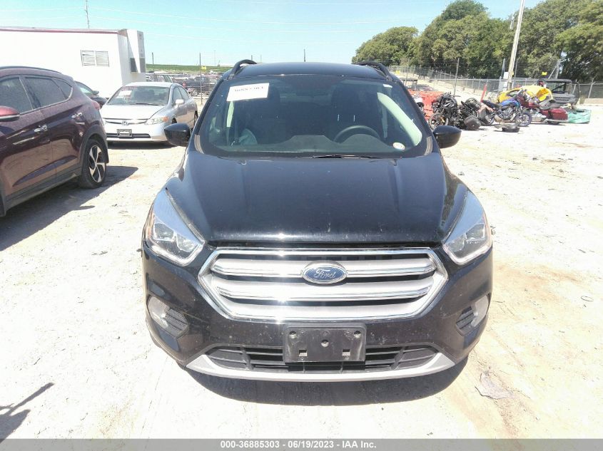 2017 FORD ESCAPE SE - 1FMCU9GD9HUE05465