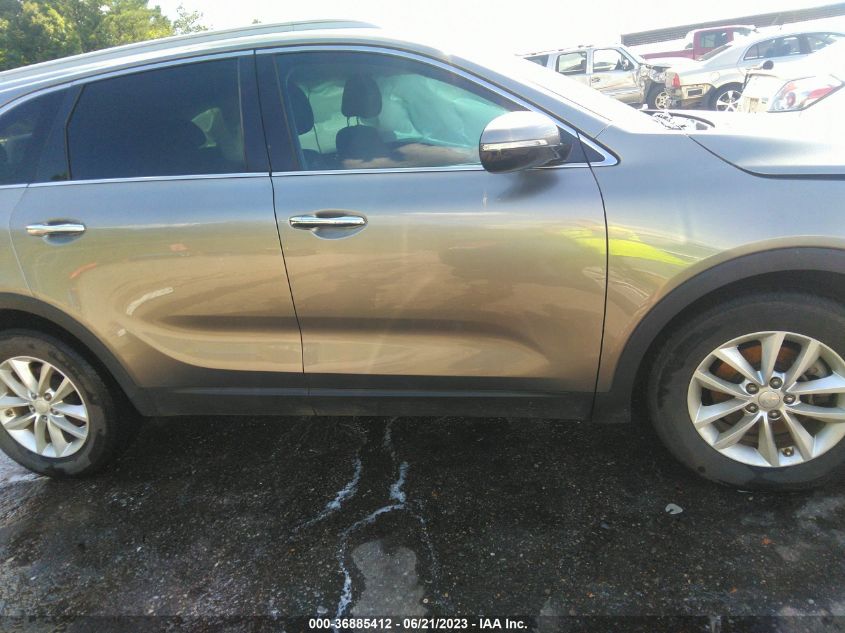 2016 KIA SORENTO LX - 5XYPG4A33GG064516