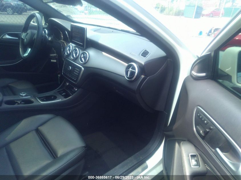 2017 MERCEDES-BENZ GLA GLA 250 - WDCTG4GB3HJ356661