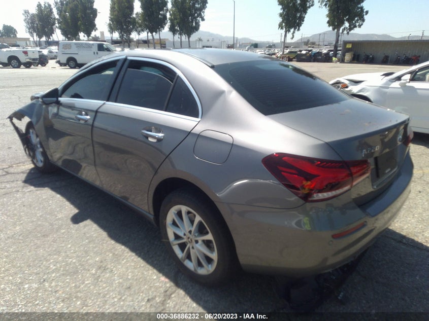 VIN WDD3G4EB0KW027554 2019 MERCEDES-BENZ A-CLASS A 220