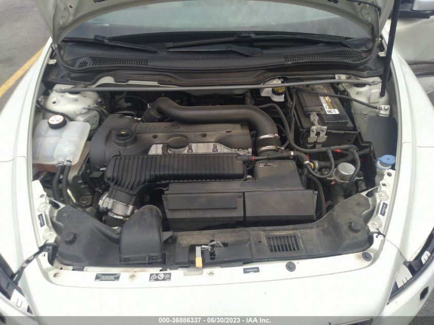 2013 VOLVO C30 T5 - YV1672MK0D2310408