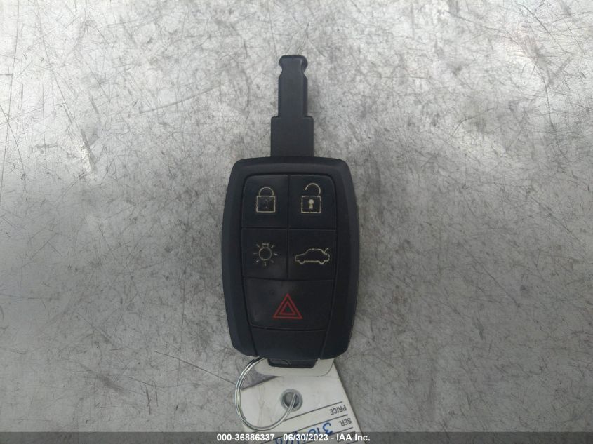 2013 VOLVO C30 T5 - YV1672MK0D2310408