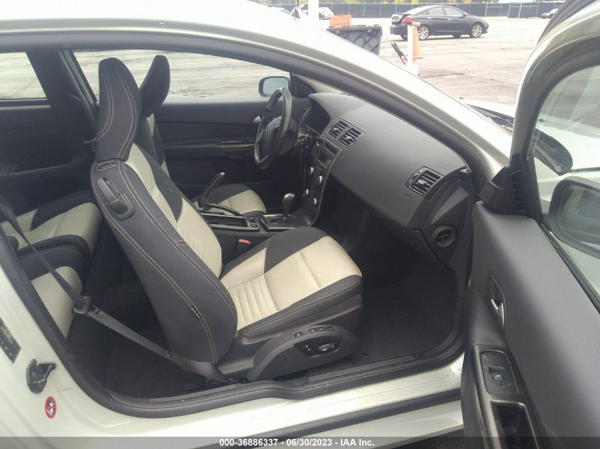 2013 VOLVO C30 T5 - YV1672MK0D2310408