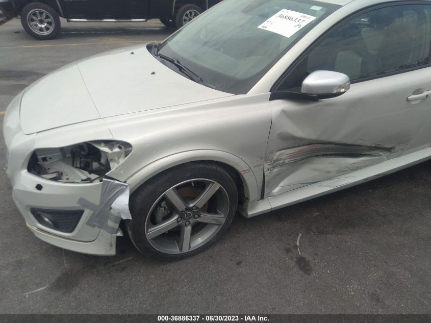 2013 VOLVO C30 T5 - YV1672MK0D2310408