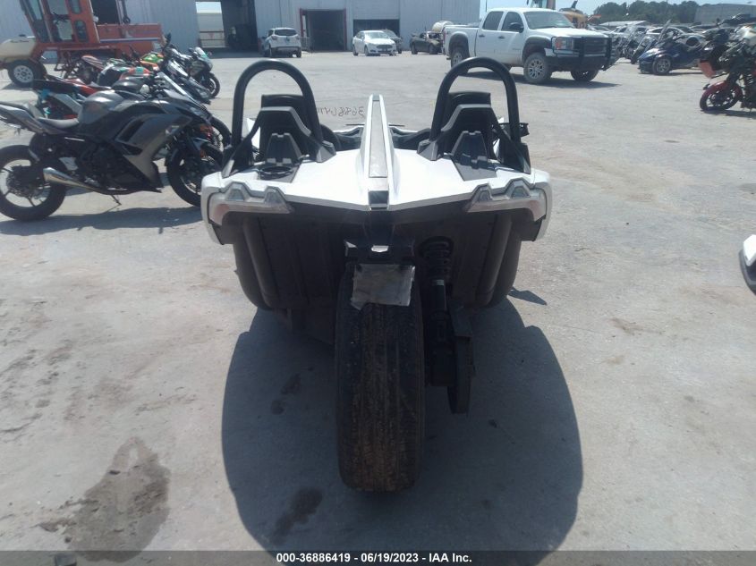 2021 POLARIS SLINGSHOT S 57XAASHDXM8145047