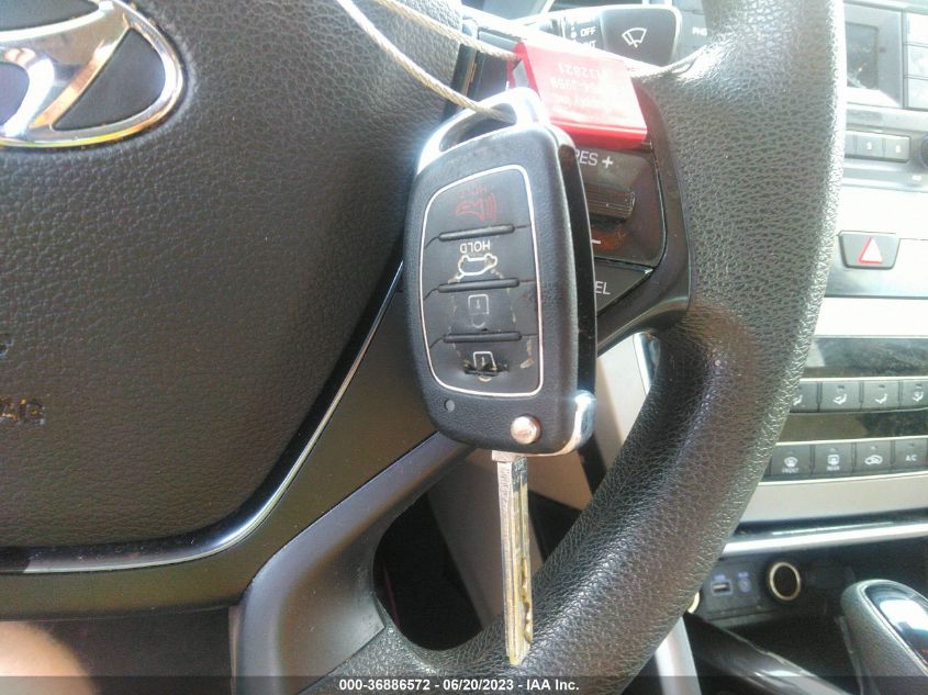 2015 HYUNDAI SONATA 2.4L SE - 5NPE24AF8FH164800