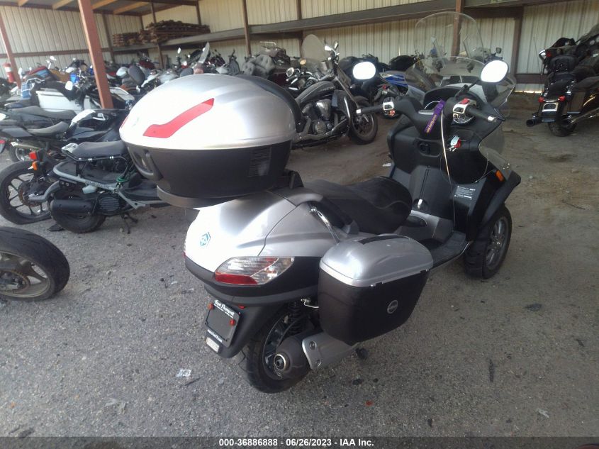 2009 PIAGGIO MP3 250 - ZAPM479M395003557