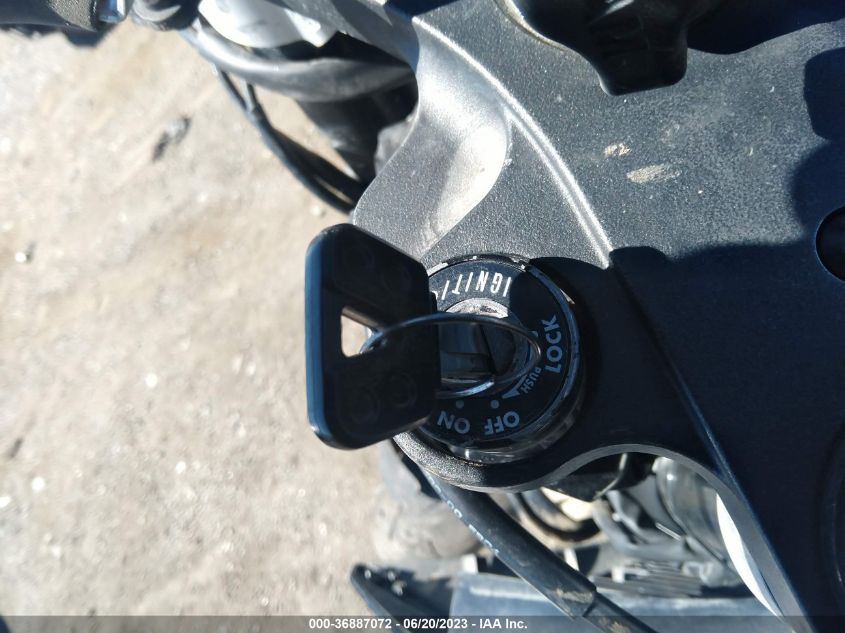 2015 YAMAHA YZFR6 JYARJ16E4FA034065