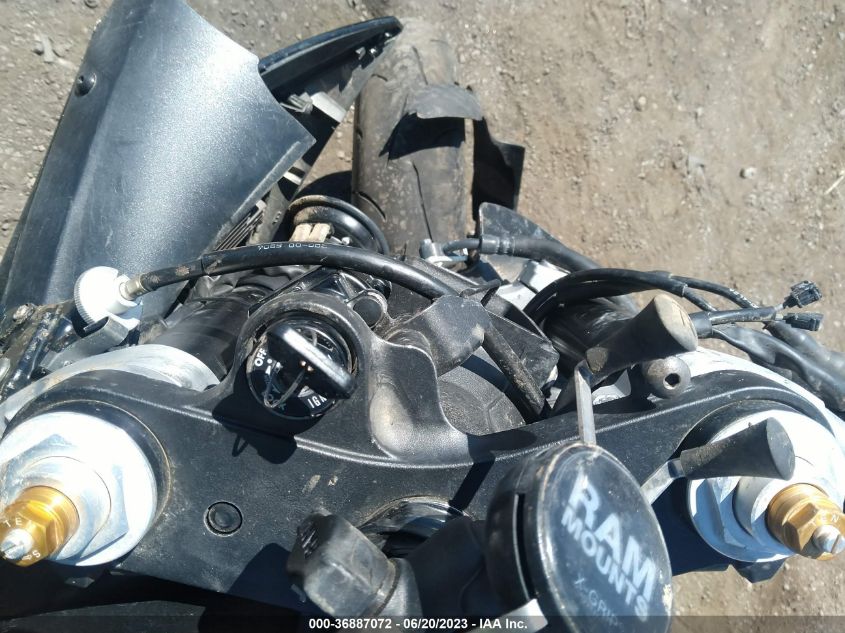 2015 YAMAHA YZFR6 JYARJ16E4FA034065