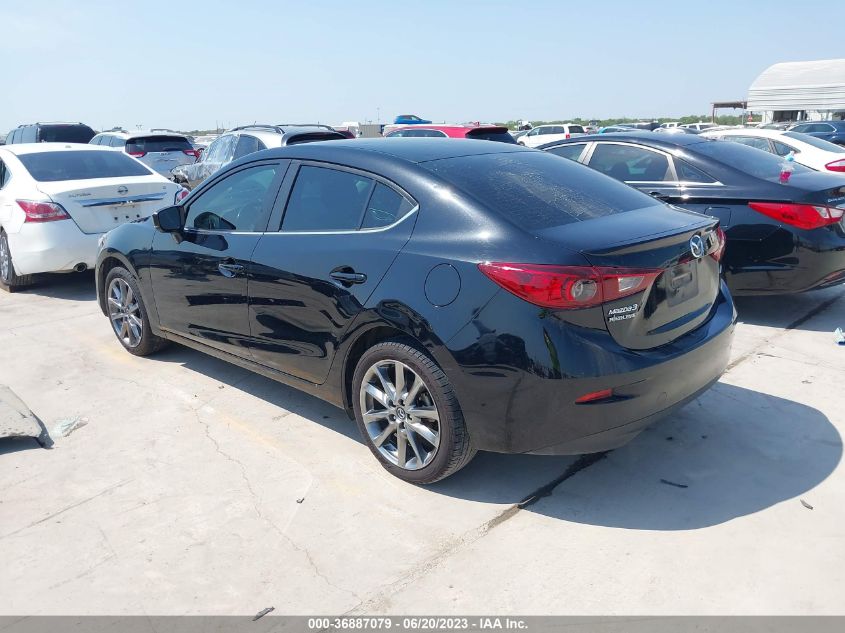 2018 MAZDA MAZDA3 4-DOOR TOURING 3MZBN1V38JM243876