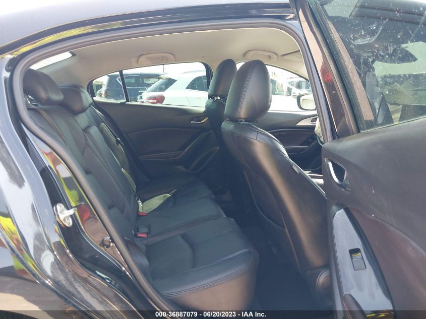 2018 MAZDA MAZDA3 4-DOOR TOURING 3MZBN1V38JM243876
