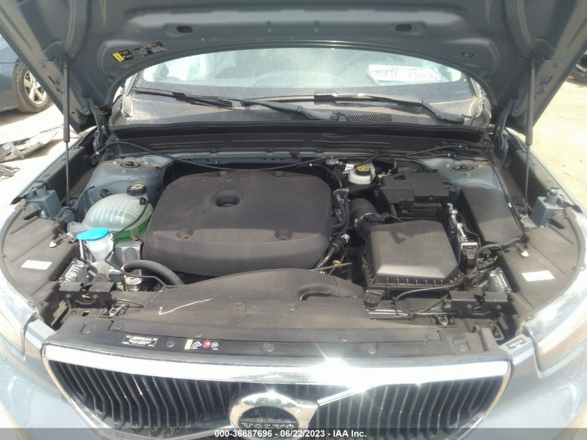 2020 VOLVO XC40 MOMENTUM YV4162UK3L2273210